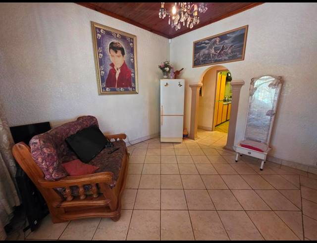 4 BEDROOM HOUSE FOR SALE IN VAN DYK PARK